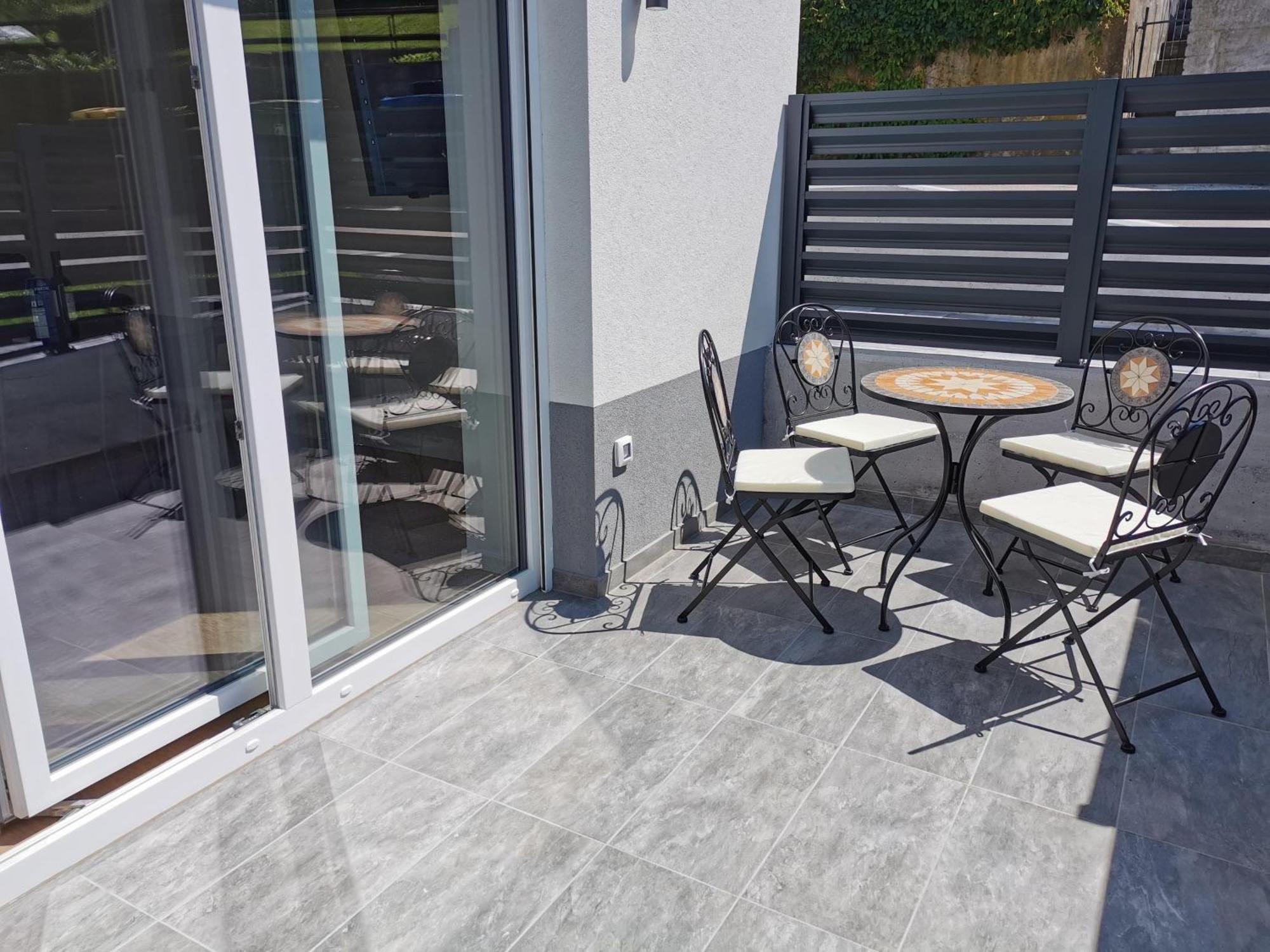 Naia Apartments Novo Mesto Bagian luar foto